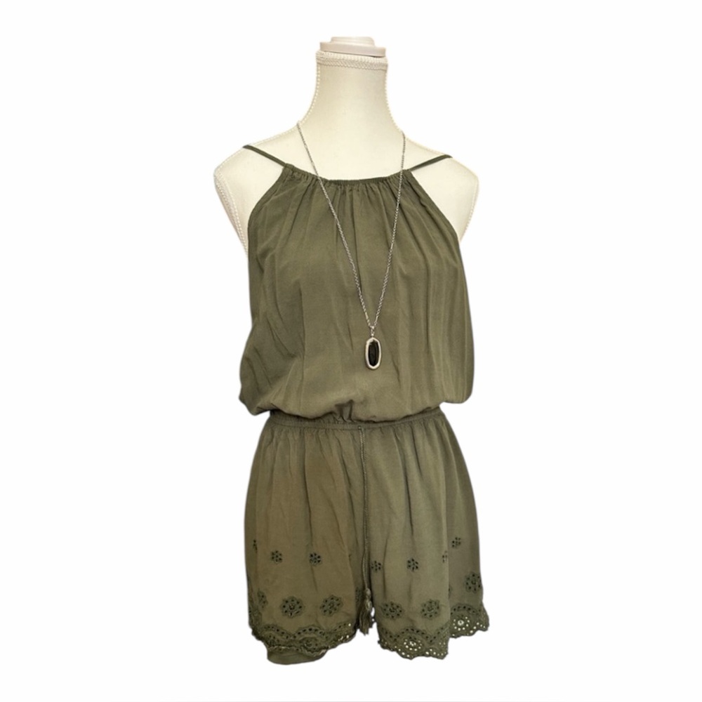🌻3x$20
Mossimo Dress Romper size M